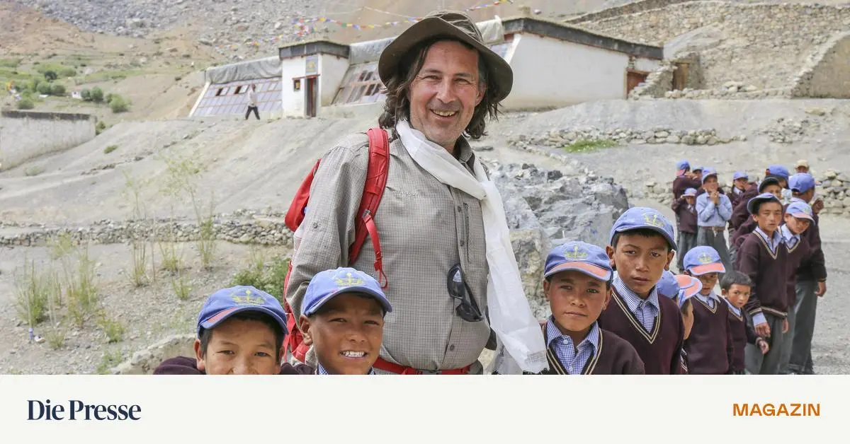 Und-pl-tzlich-stand-da-eine-Solarschule-im-Himalaya-premium-