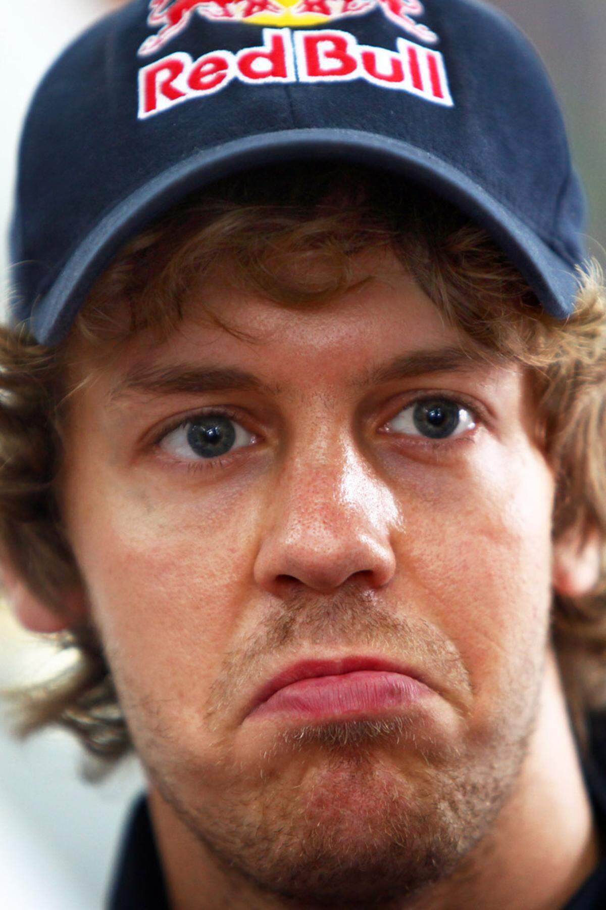 Das Jahr 2010 begann wieder durchwachsen. Zwei technische Probleme in den beiden Eröffnungsrennen kosteten Vettel viele Punkte.