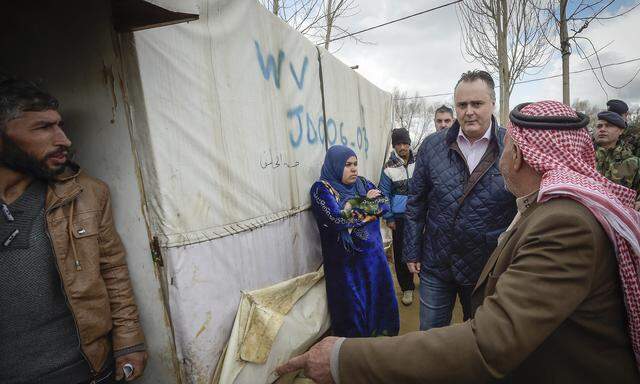 Minister Doskozil im Flüchtlingslager in Jdita.