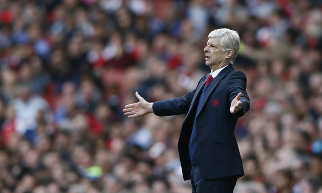 Arsène Wenger nimmt 1996 nach 18 Monaten Abschied von den Fans des japanischen Vereins Nagoya Grampus Eight und Kurs auf die Insel. Am 22. September wird er der englischen Presse in London vorgestellt, am 1. Oktober 1996 beginnt seine Amtszeit als Arsenal-Trainer. Und sie dauert bis heute an.