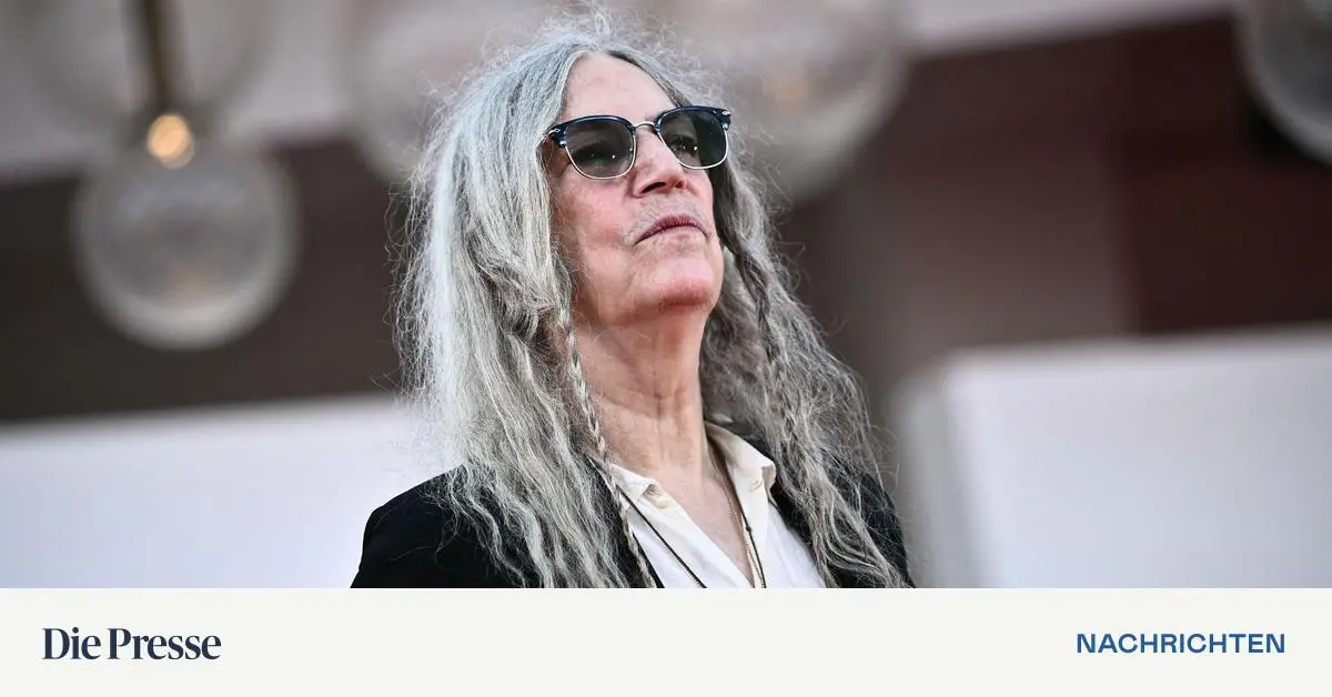 schwindel-patti-smith-musste-b-hne-verlassen