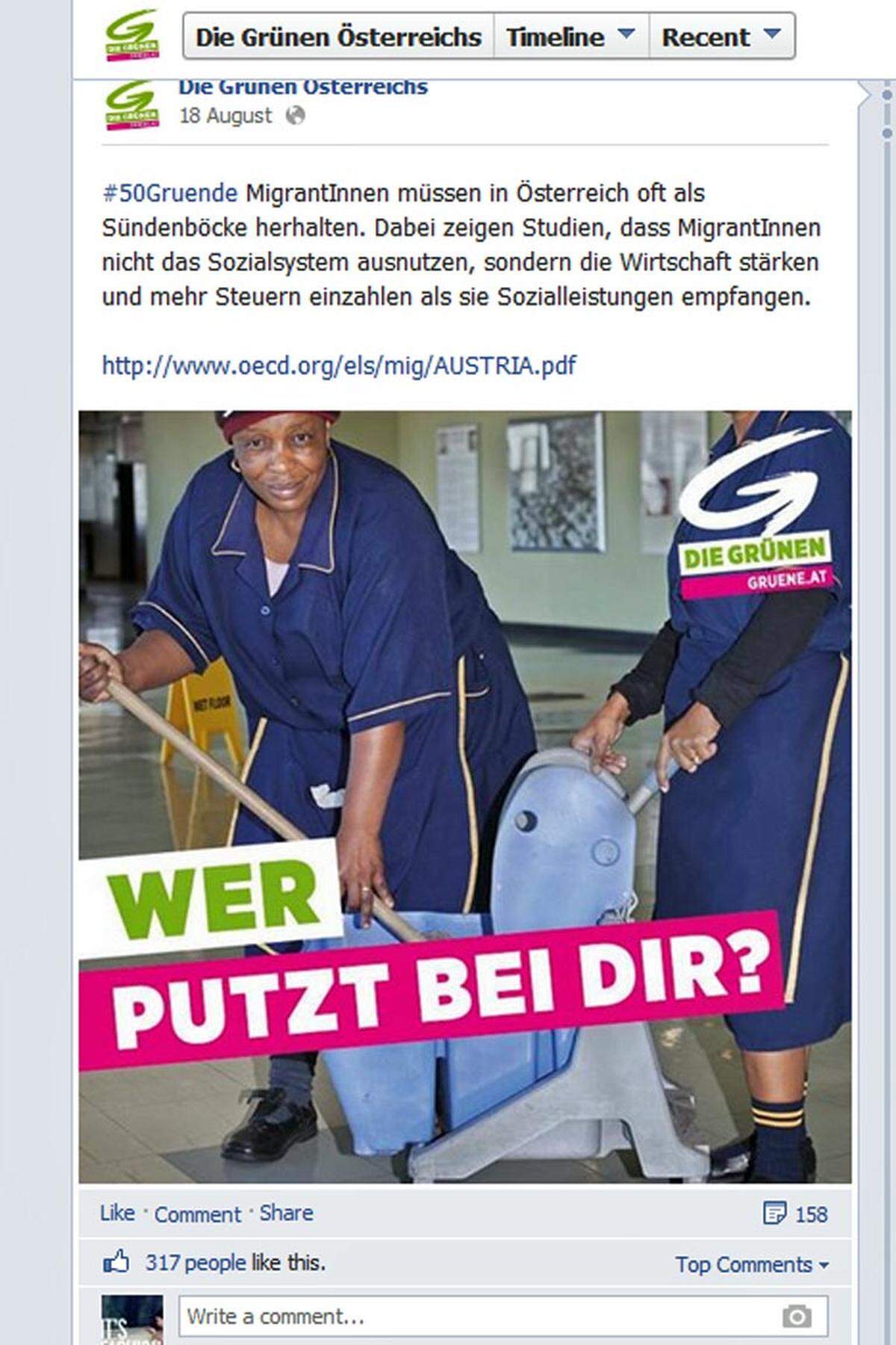 Auf Facebook haben die Grüne 18.264 Likes gesammelt. Für einige Verärgerung unter den eigenen Fans sorgte die Partei Mitte August, als sie ein Bild von schwarzen Reinigungskräften mit dem Slogan „Wer putzt bei dir“ postete. Glawischnig selbst hat 7733 Likes auf Facebook. Auch auf Twitter ist die Partei sehr aktiv, 3098 Follower konnten bislang gewonnen werden. Glawischnig selbst twittert nicht.