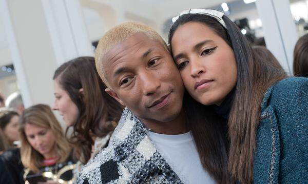 US-Sänger und Produzent Pharrell Williams ist Ende Jänner Vater von Drillingen geworden. Mutter und Kinder seien "gesund und glücklich", sagte der Sprecher nach der Geburt. Namen und Geschlechter der Babys wollte er nicht verraten. Williams und seine Frau Helen Lasichanh haben bereits einen gemeinsamen Sohn namens Rocket.