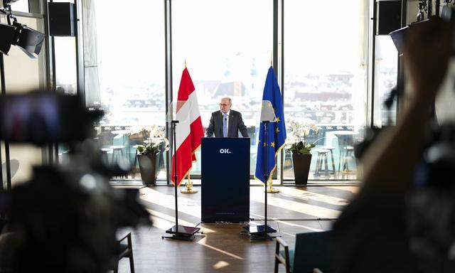 „OK.“ statt ÖVP: Othmar Karas, Erster Vizepräsident des EU-Parlaments, verkündete im 15. Stock des Wiener Media Tower, dass er im Juni nicht bei der EU-Wahl kandidieren werde.
