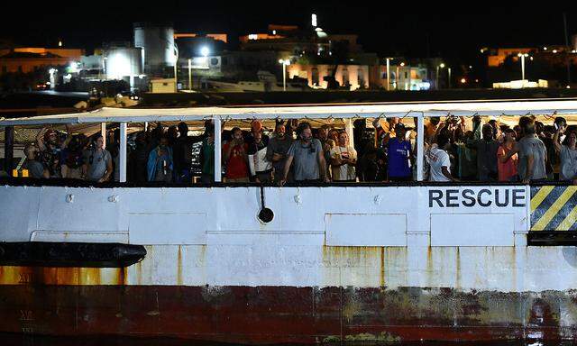 Ankunft der Open Arms in Lampedusa
