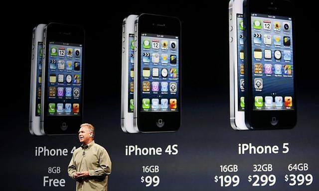 Phil Schiller, senior vice president of worldwide marketing at Apple Inc, speaks about iPhone 5 pricing during Apple Inc.'s iPhone media event in San Francisco