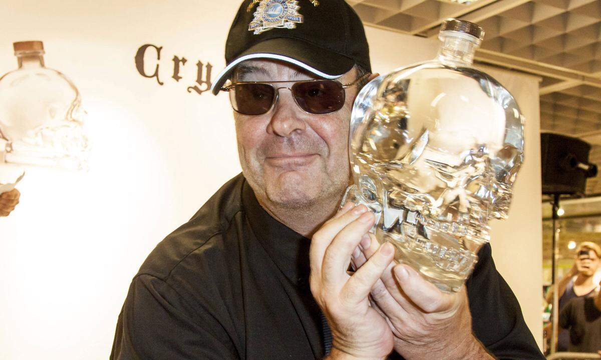 Crystal Head Vodka nennt sich das scharfe Tröpfchen des kanadischen Geisterjägers Dan Aykroyd. Zusammen mit dem Künstler John Alexander schuf er ein Premium-Wässerchen, das schon mit vielen Preisen bedacht wurde. 