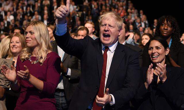 Boris Johnson am ersten Tag des Tory-Parteitages. Er hält am Mittwoch seine große Rede.