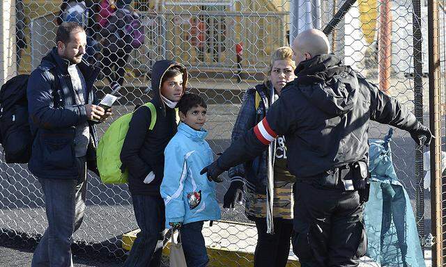 Szene am Grenzübergang Spielfeld im heurigen Februar