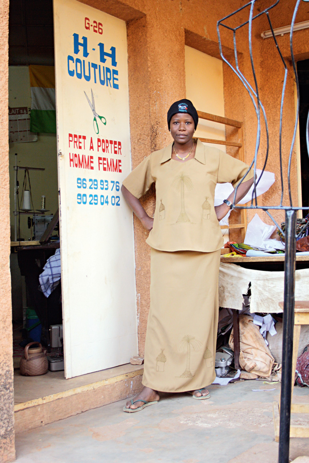 Die nigrische Designerin ­Halima Hassan trifft bei „Crossing Fashion“ auf österreichische Kollegen.