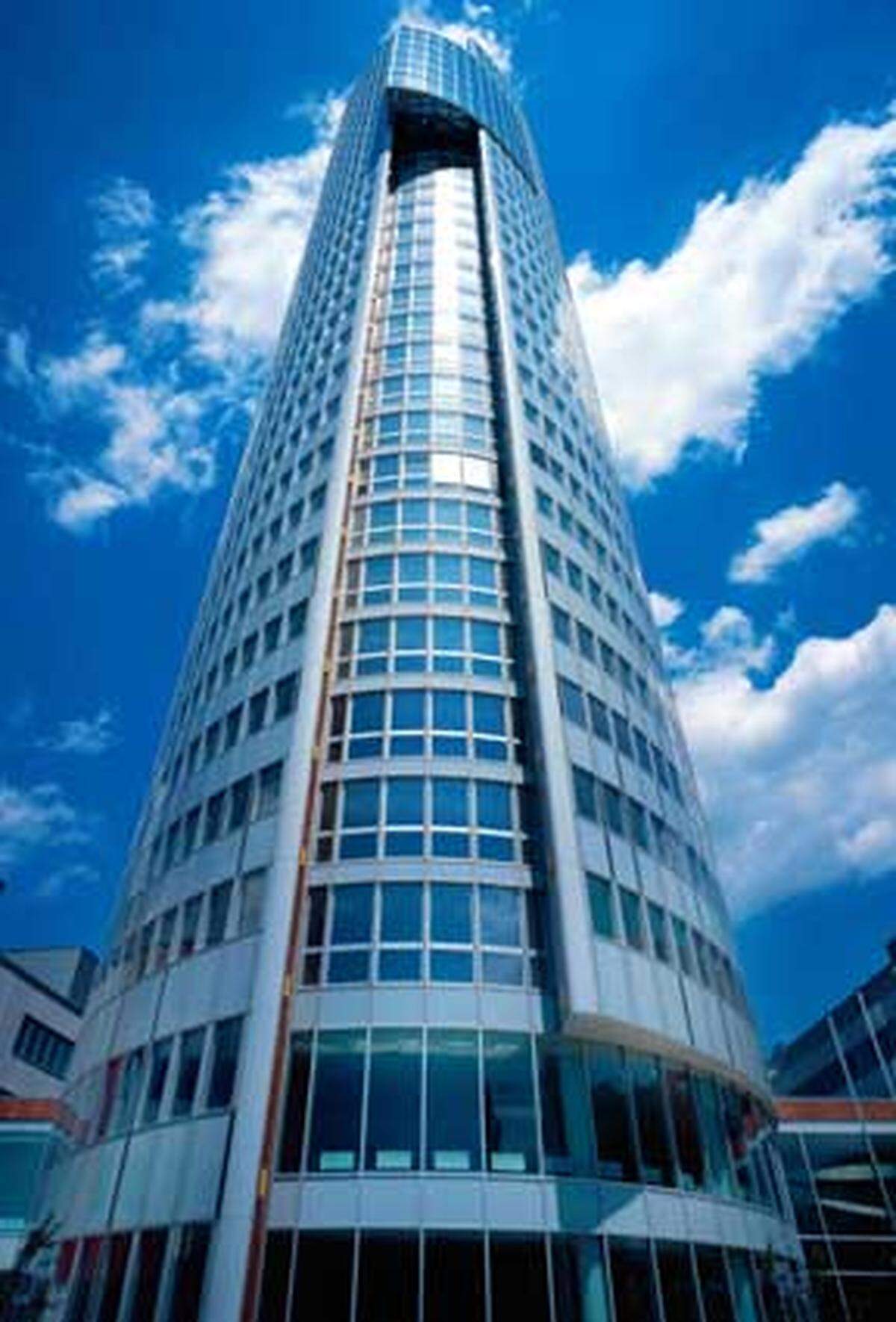 Die Pfizner Corporation Austria GmbH geht in die Verlängerung im Wiener "Florido Tower": Der Mietvertrag mit Union Investment liegt nun bis 2020 vor. Das Pharmaunternehmen hat seit 2004 seinen Sitz im 31-stöckigen"Florido Tower". Zu den Hauptmietern zählen u.a. OMV Gas, Nabucco, UBM und SER Solutions.