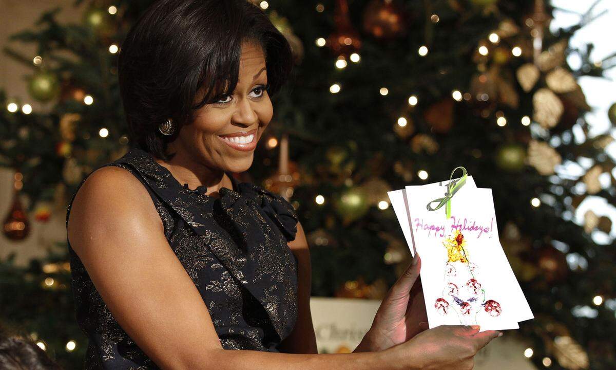 First Lady Michelle Obama wählte für 2010 das Thema "Simple Gifts" im Weißen Haus und erklärte: "Der größte Segen von allen ist der, der nichts kostet".
