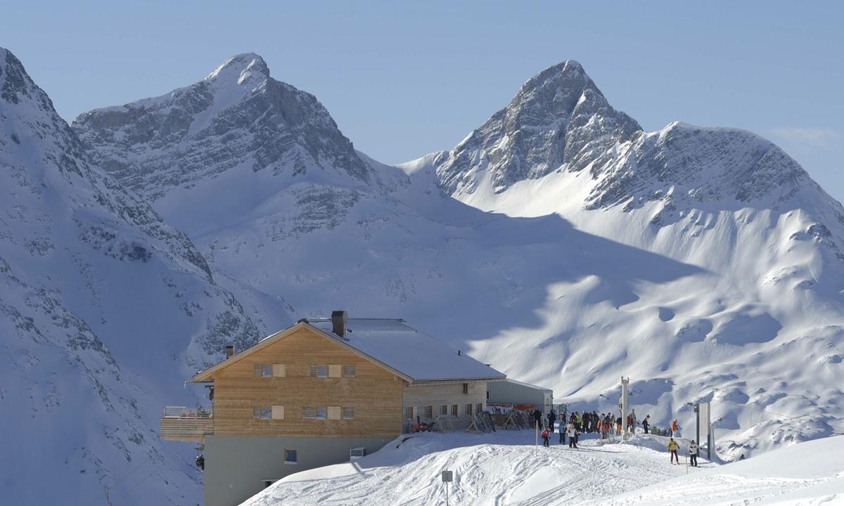 Die Balmalp, schlicht-coole Hütte mit großer Aussicht.