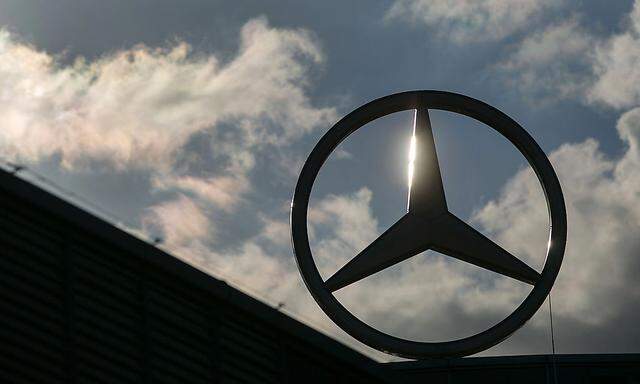 German Automobile Showrooms As Carmakers Drag European Stocks Lower