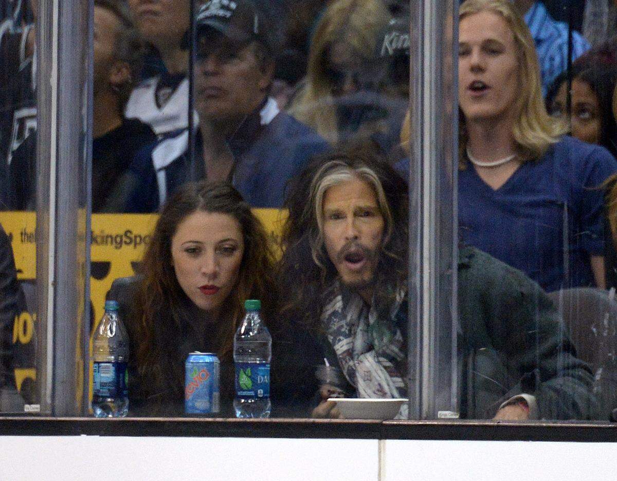 Mehr Emotion zeigt Aerosmith-Sänger Steven Tyler während der Stanley Cup Playoffs zwischen den San Jose Sharks und Los Angeles Kings.