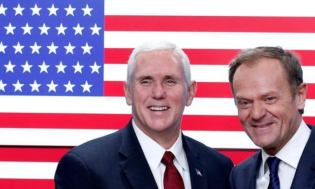 Nach dem Treffen mit US-Vizepräsident Pence (l.) zeigte sich Ratschef Tusk davon überzeugt, dass die „Gerüchte über den Tod des Westens reichlich übertrieben“ seien.