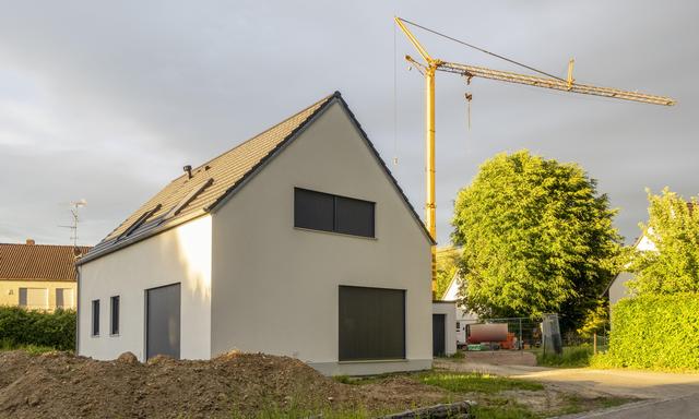 Der Traum von den eigenen vier Wänden mit Garten: immer noch aktuell. 