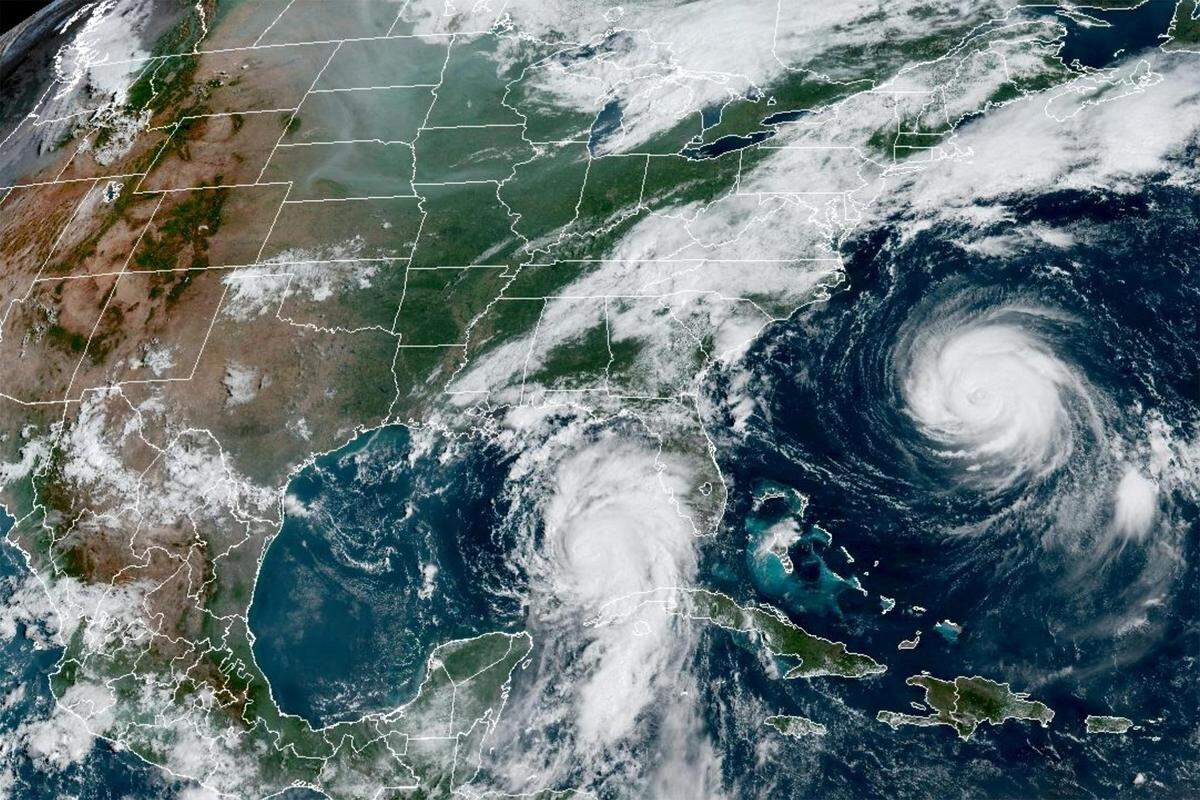29. August. Hurrikan Idalia unten mittig im Bild (er steuert auf Florida zu) und Hurrikan Franklin rechts zu sehen - befindet sich auf Höhe Bermudainseln.