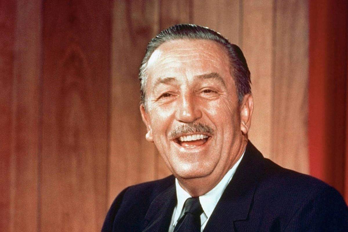 Am 15. Dezember 1966, vor genau 50 Jahren, ist Walt Disney im Alter von 65 Jahren gestorben. Er gilt als eine der prägendsten Personen des 20. Jahrhunderts. „Die Presse“ wirft in zwölf Bildern einen genaueren Blick auf das Leben des erfolgreichen Unternehmers, der die Trickfilmindustrie revolutionierte - aber bei seinen Mitarbeitern nicht immer beliebt war.
