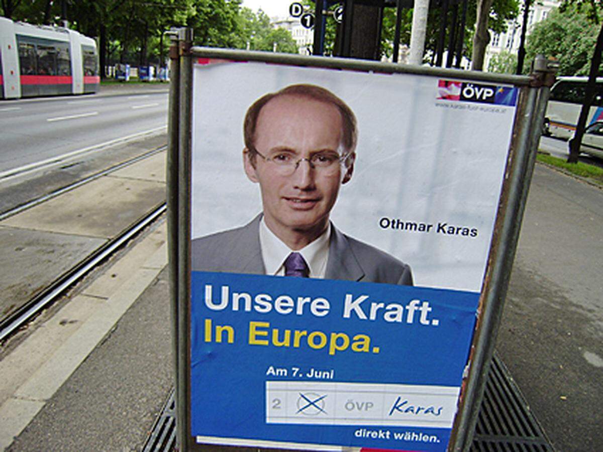 Auffällig ist, dass im Bereich des Wiener Rings kein einziges Plakat der ÖVP "verschönert" war. Oder hat sich hier ein Plakat-"Künstler" einen Scherz erlaubt und den falschen Spitzenkandidaten auf ein Plakat retouchiert?