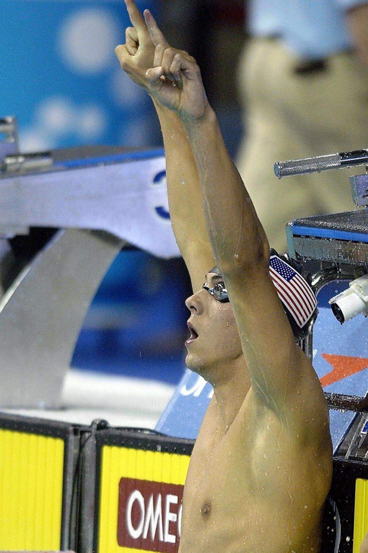 2003 bei der WM in Barcelona merkte man: Phelps ist auf den Goldgeschmack gekommen. Am Ende konnte sich der damals 18-Jährige über vier Goldmedaillen freuen (200 m Delfin, 200 m Lagen, 400 m Lagen und 4×100 m Lagen). Dazu kommen zwei "Silberne" über 100 m Delfin und 4×200 m Kraul.