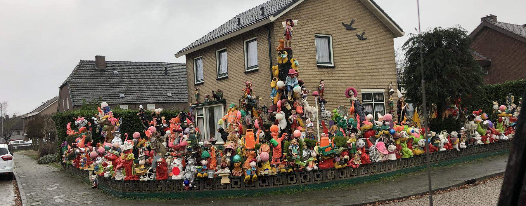 Bunte Vorgartenhölle in Holland.