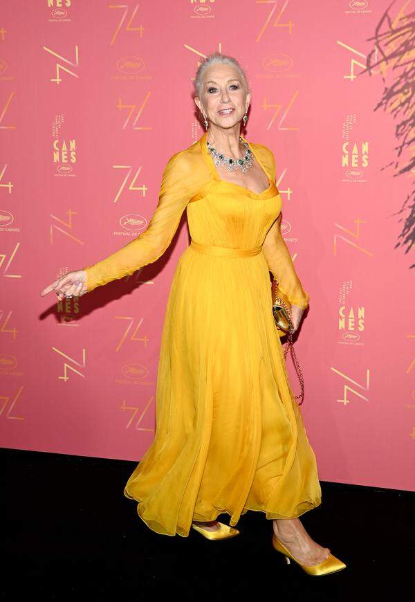 Auf mehr Farbe setzte Helen Mirren in diesem sonnigen Kleid von Dolce & Gabbana.
