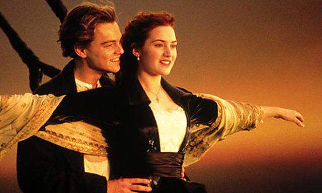  Kate Winslet and Leonardo DiCaprio