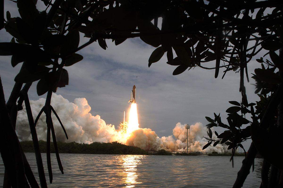 Am 8. Juli war mit der "Atlantis" zum letzten Mal ein Space-Shuttle in den Weltraum gestartet. "Die Schönheit des Shuttles, sein Sound, die Vibration - das ist eine Ganzkörper-Erfahrung", schwärmte ein Zaungast. Er war von Virginia die Nacht durchgefahren, um den Start aus der Nähe mitzuerleben.