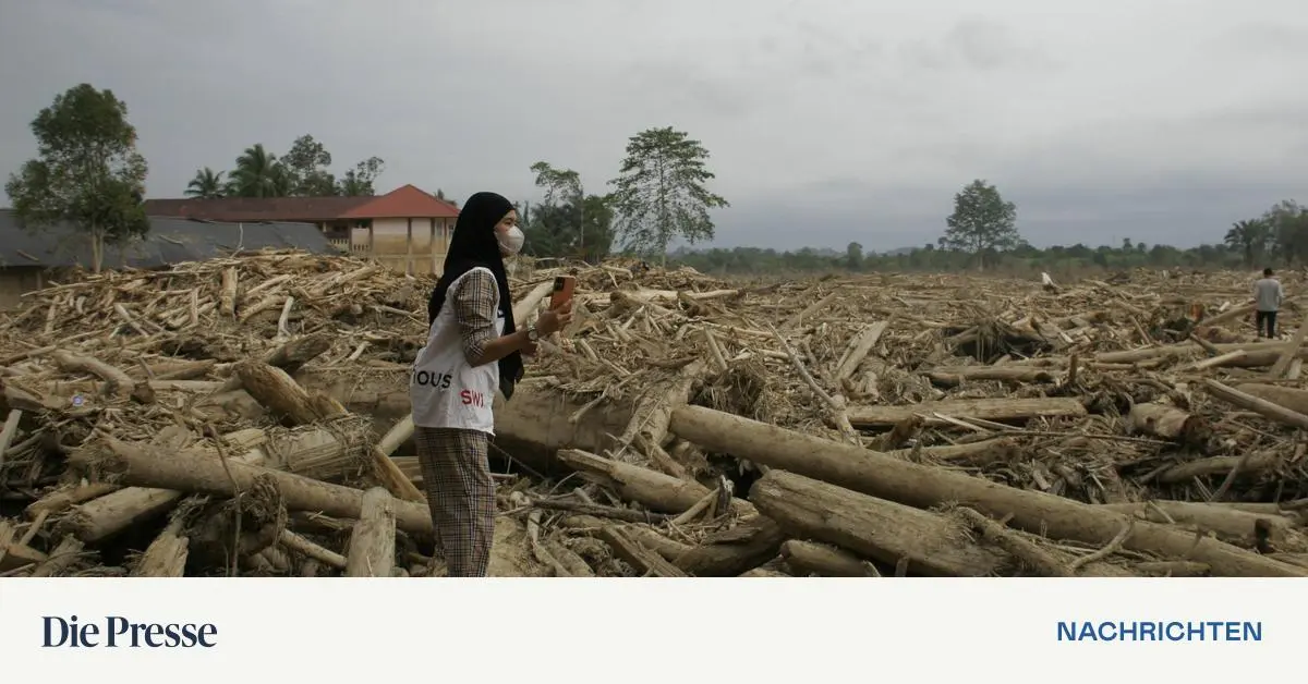Zahl-der-Todesopfer-bei-Flutkatastrophe-in-Indonesien-steigt-auf-mehr-als-1000
