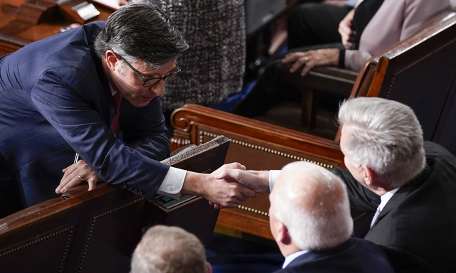 Mike Johnson und Kevin McCarthy am 25. Oktober vor der Wahl des Speakers.