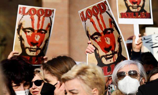 Proteste gegen Putin in Rom 