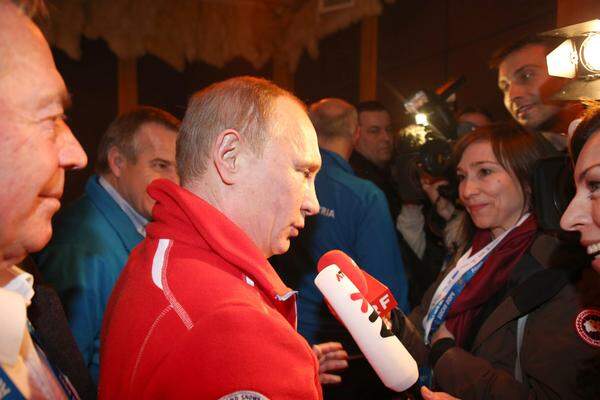 Anschließend gratulierte Putin auch im österreichischen Fernsehen Matthias Mayer zu Abfahrtsgold und Dominik Landertinger zu Biathlon-Silber - natürlich auf Deutsch.