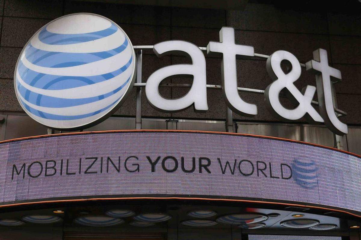 AT&amp;T ist ein US-Telekommunikationskonzern. Bis Ende 2017 soll die Übernahme von Time Warner abgewickelt werden. Die Marke liegt mit einem Wert von 115,1 Mrd. Dollar nun auf Platz 6. Sie verlor gegenüber dem Vorjahr zwei Plätze.