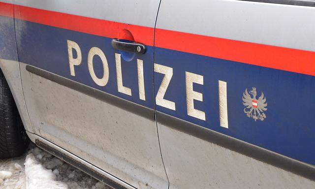 Archivbild. Die Polizei ermittelt nahe Krems, wo eine Leiche in einem Teich entdeckt wurde.