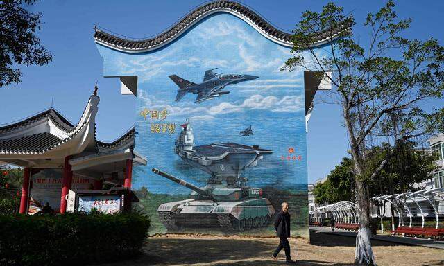 Ein Wandbild mit Kriegsszenen in Taiwan.