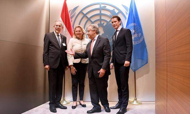 Das österreichische Trio bei UN-Generalsekretär António Guterres (2. v. re.): Bundespräsident Van der Bellen (li.), Außenministerin Kneissl und Bundeskanzler Kurz. 