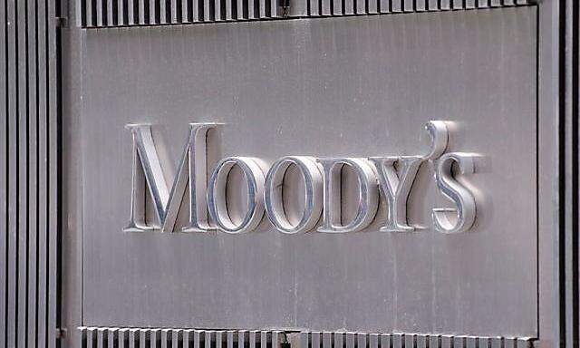Moody's senkt Rating für landesgarantierte Anleihen um zwei Stufen 