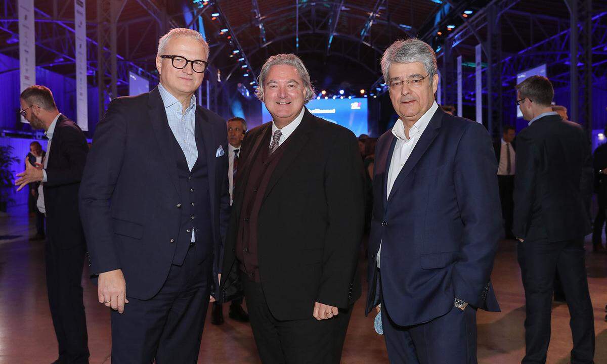KSV1870-CEO Ricardo-José Vybiral, Casinos Austria-Generaldirektor Erwin van Lambaart und Siemens Österreich-CEO Wolfgang Hesoun (v.l).