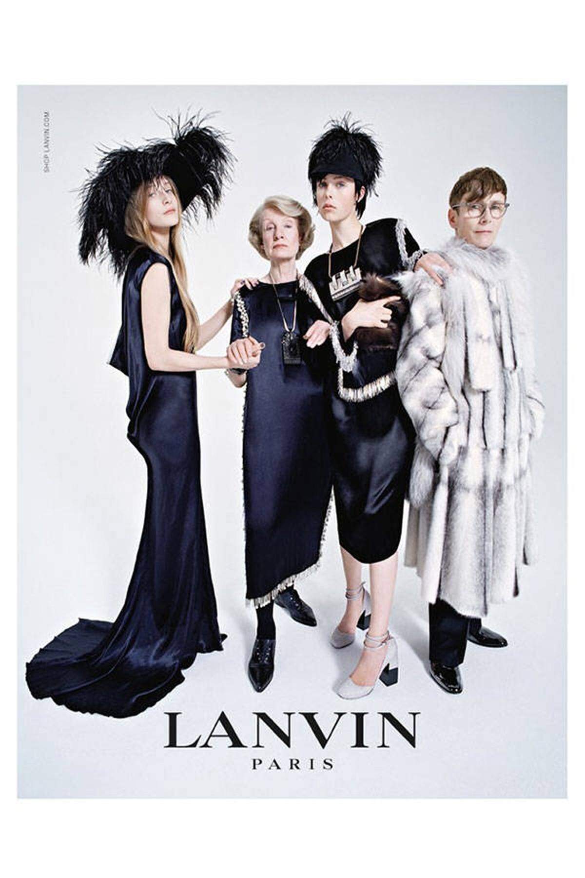 Die gesamte Familie von Model Edie Campbell posierte für die Werbesujets von Lanvin. Fotograf: Tim Walker