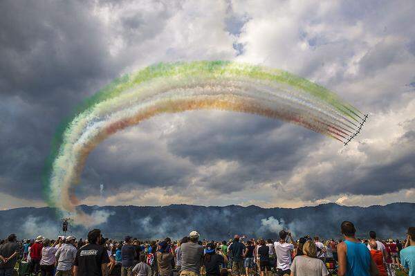 Die italienische Kunstflugstaffel Frecce Tricolori.
