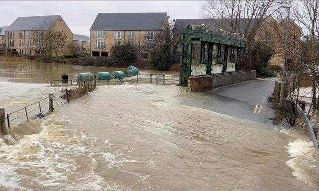 Weite Teile von England sind von Hochwasser bedroht.