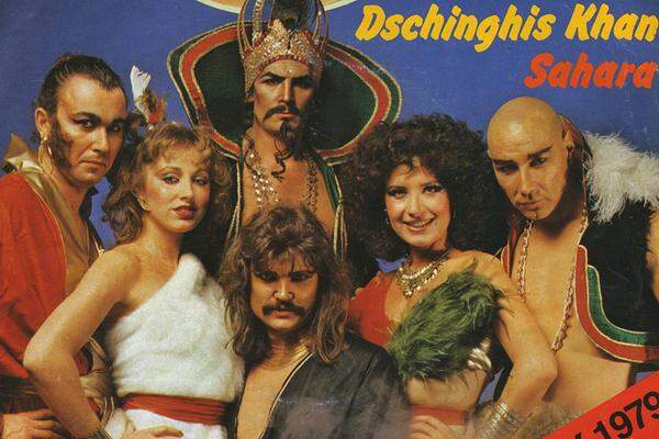 Für einen der außergewöhnlichsten Auftritte der Geschichte des Song Contest sorgen 1979 Dschingis Khan mit dem gleichnamigen Song. Der "exotische" Beitrag bescherte Deutschland immerhin Platz vier.Musikproduzent Ralph Siegel stellte die Gruppe eigens für die Eurovision zusammen. Der Titel "Dschingis Khan" war anschließend vier Wochen auf Platz 1 der Deutschen Charts.
