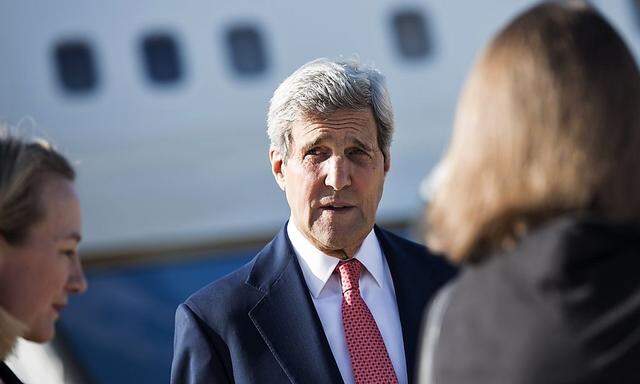 U.S. Secretary of State Kerry arrives at Queen Alia Airport in Amman