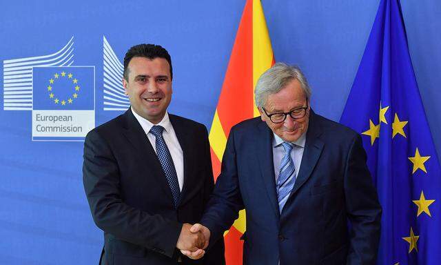 Zoran Zaev (links), Regierungschef von Nordmazedonien. 