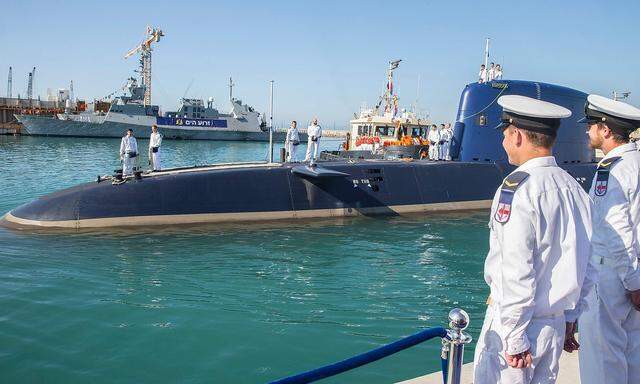 INS "Rahav", Israels fünftes Boot der Dolphin-Klasse, bei der Überstellung in den Hafen von Haifa, Jänner 2016.