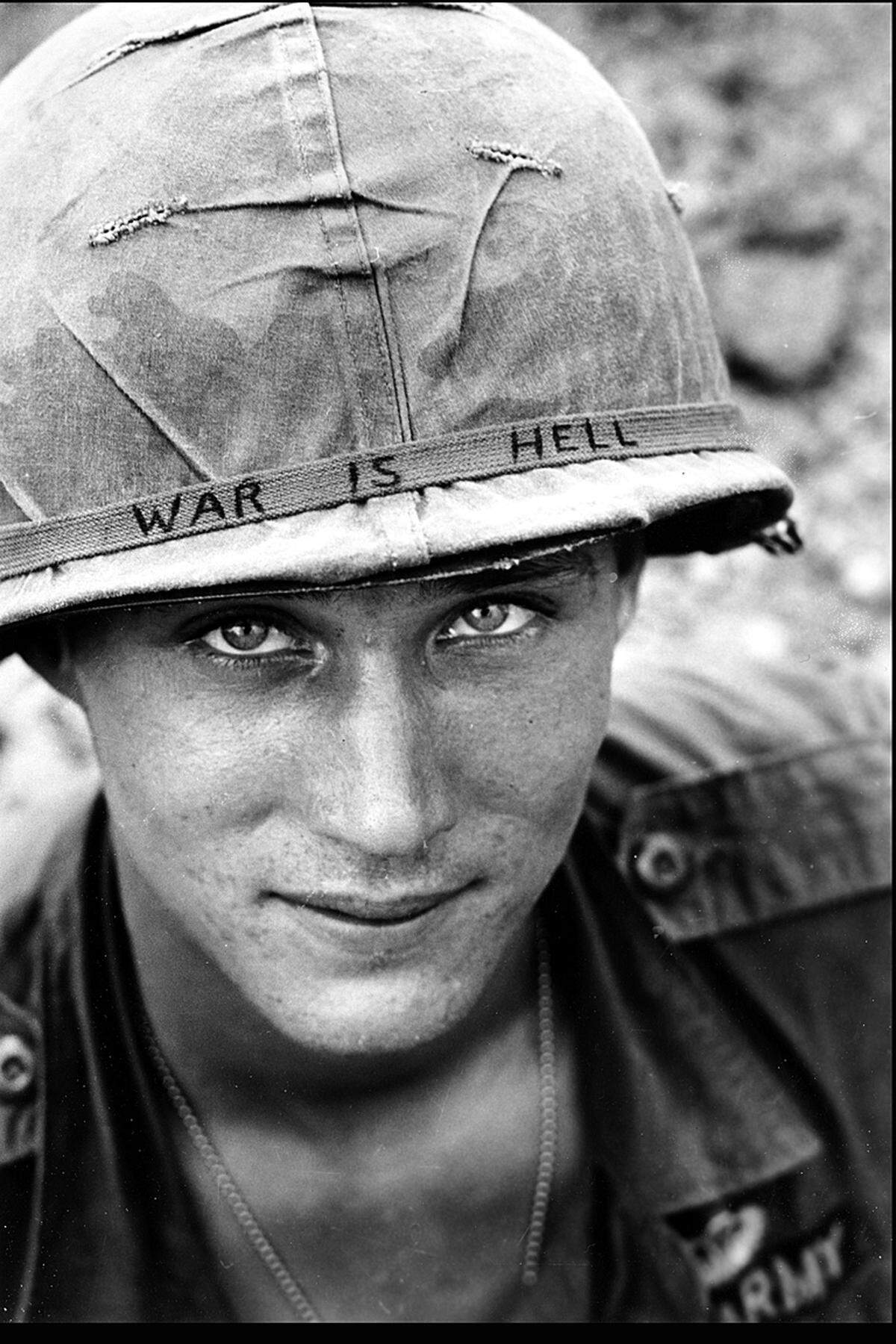 "War Is Hell": Ein nicht identifizierter US-Soldat des 173rd Airborne Brigade Battalion am 18. Juni 1965, Vietnam