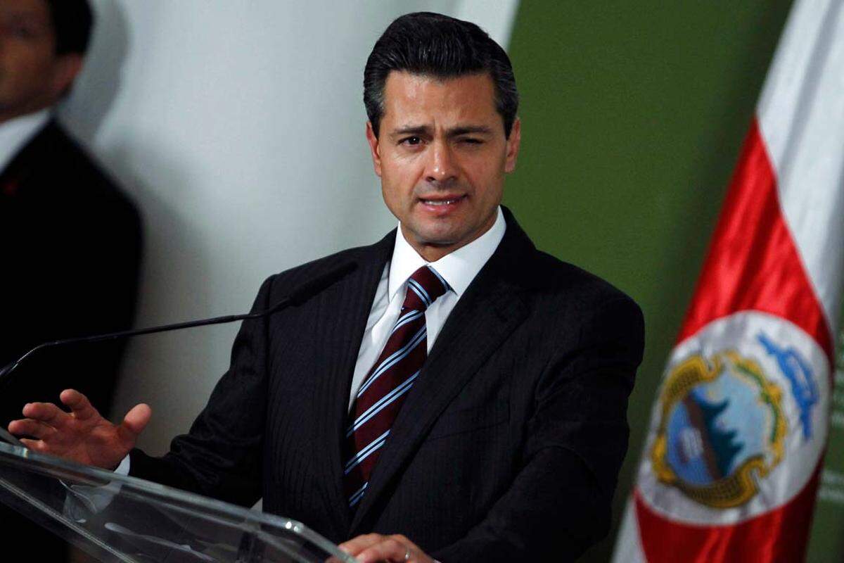 Der 45-jährige Enrique Peña Nieto ist Mexikos neuer Präsident. Er sieht gut aus und kleidet sich wie ein Filmstar im Nadelstreif. Nicht nur die "Vanity Fair", auch die "Los Angeles Times" hat seine Anzüge gelobt, die wären nämlich vor allem eines: "intelligent zugeschnitten."