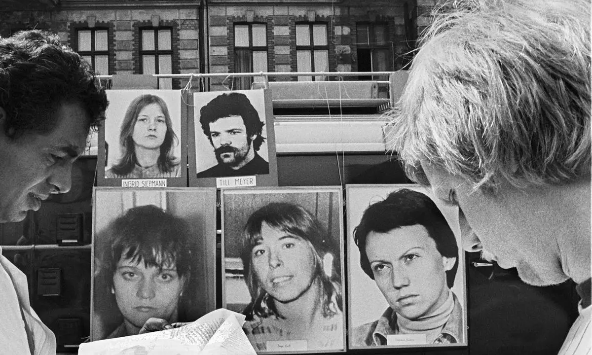 1978: Berlin sucht die Terroristen der RAF und der Bewegung 2. Juni. Rechts unten: Gabriele Rollnik. 