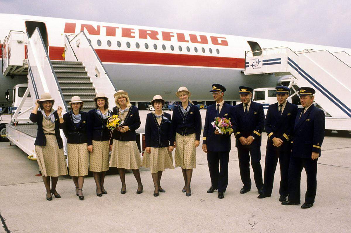 An Schuluniformen erinnerte hingegen die Ausstattung der Interflug 1989.